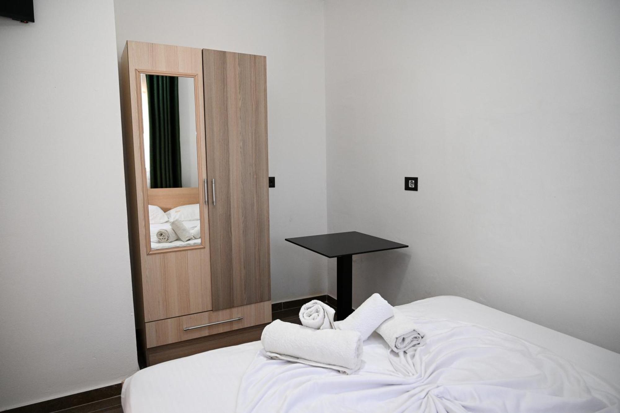 Vila Aaron Durrës Extérieur photo