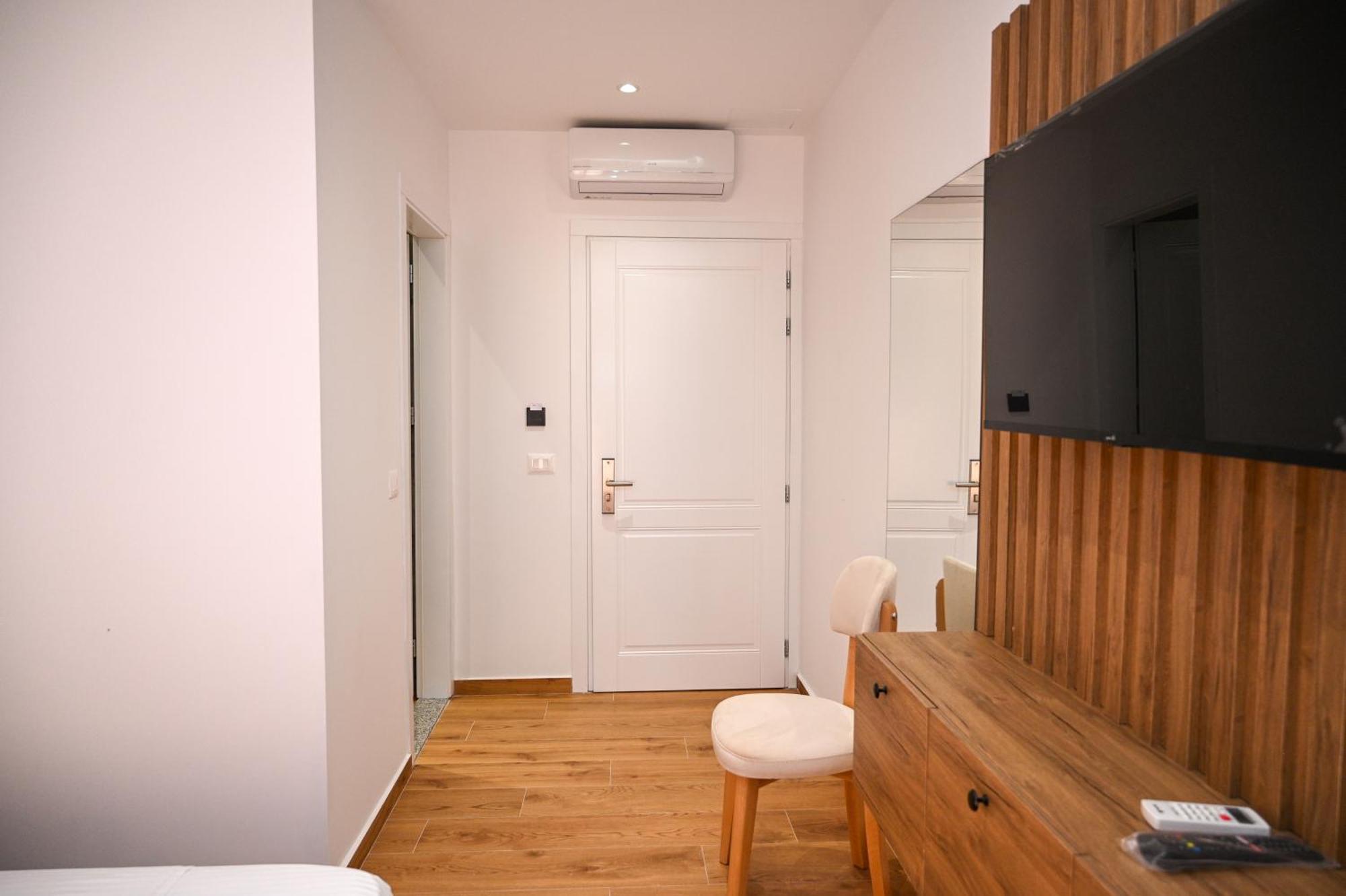 Vila Aaron Durrës Extérieur photo
