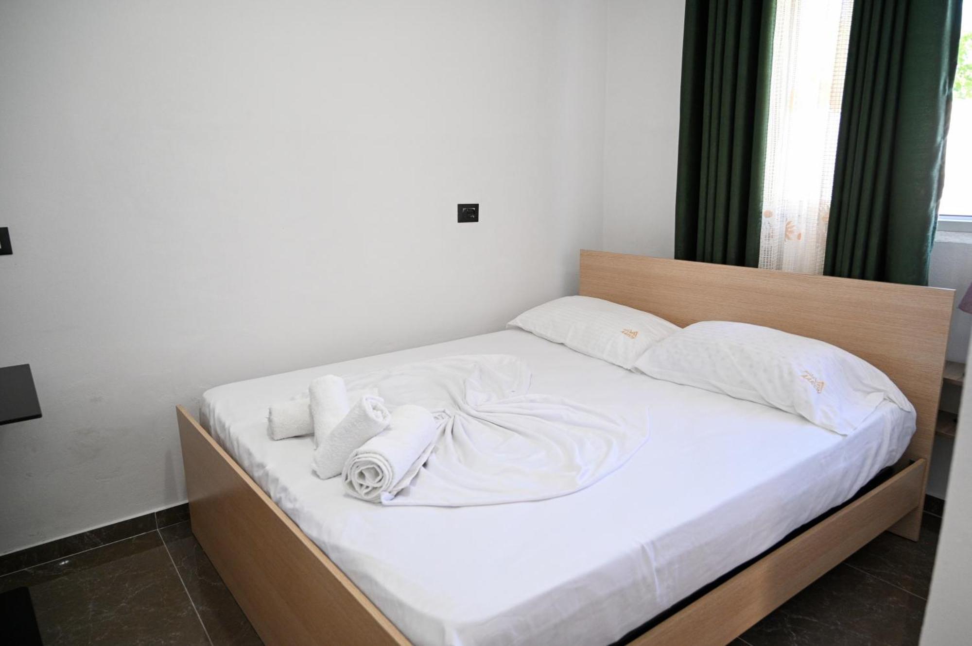 Vila Aaron Durrës Extérieur photo
